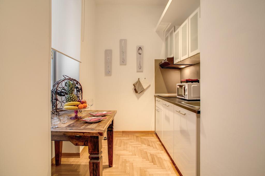 Elegant Apartment Behind The Colosseum Roma Exterior foto