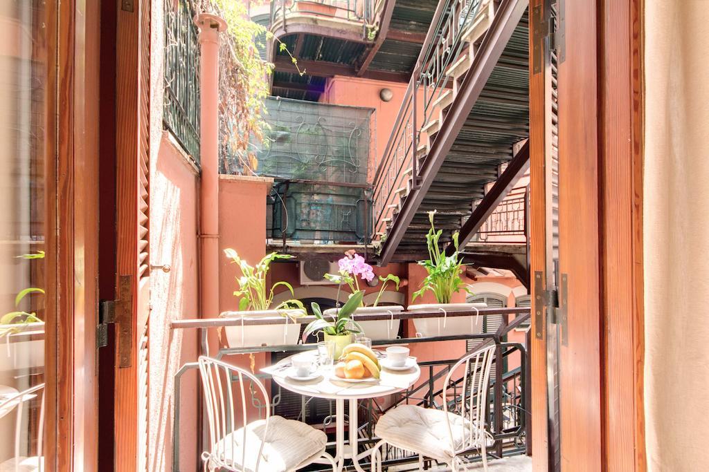 Elegant Apartment Behind The Colosseum Roma Exterior foto
