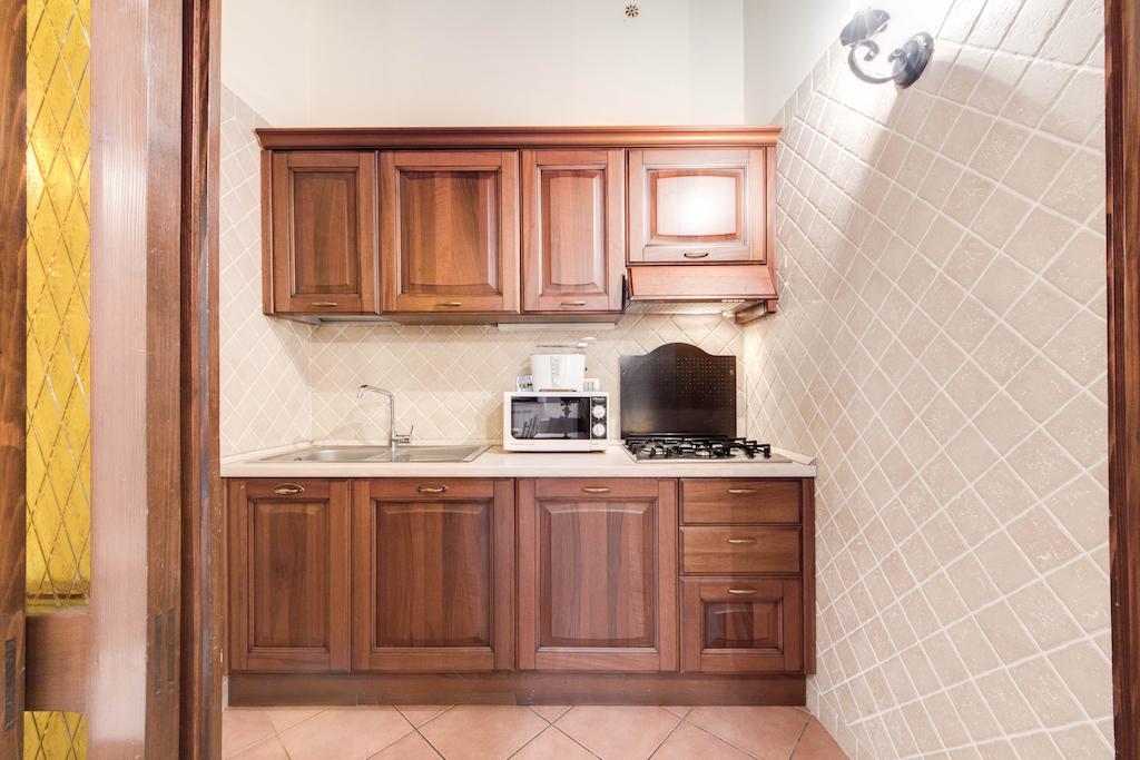 Elegant Apartment Behind The Colosseum Roma Exterior foto