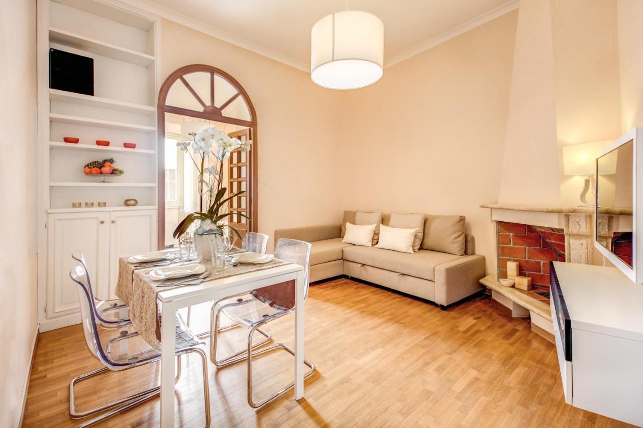 Elegant Apartment Behind The Colosseum Roma Habitación foto