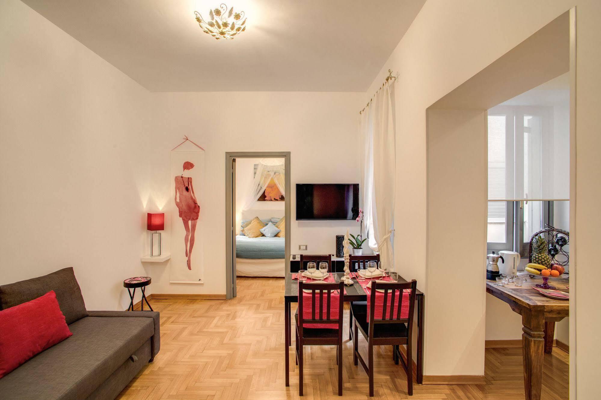 Elegant Apartment Behind The Colosseum Roma Exterior foto